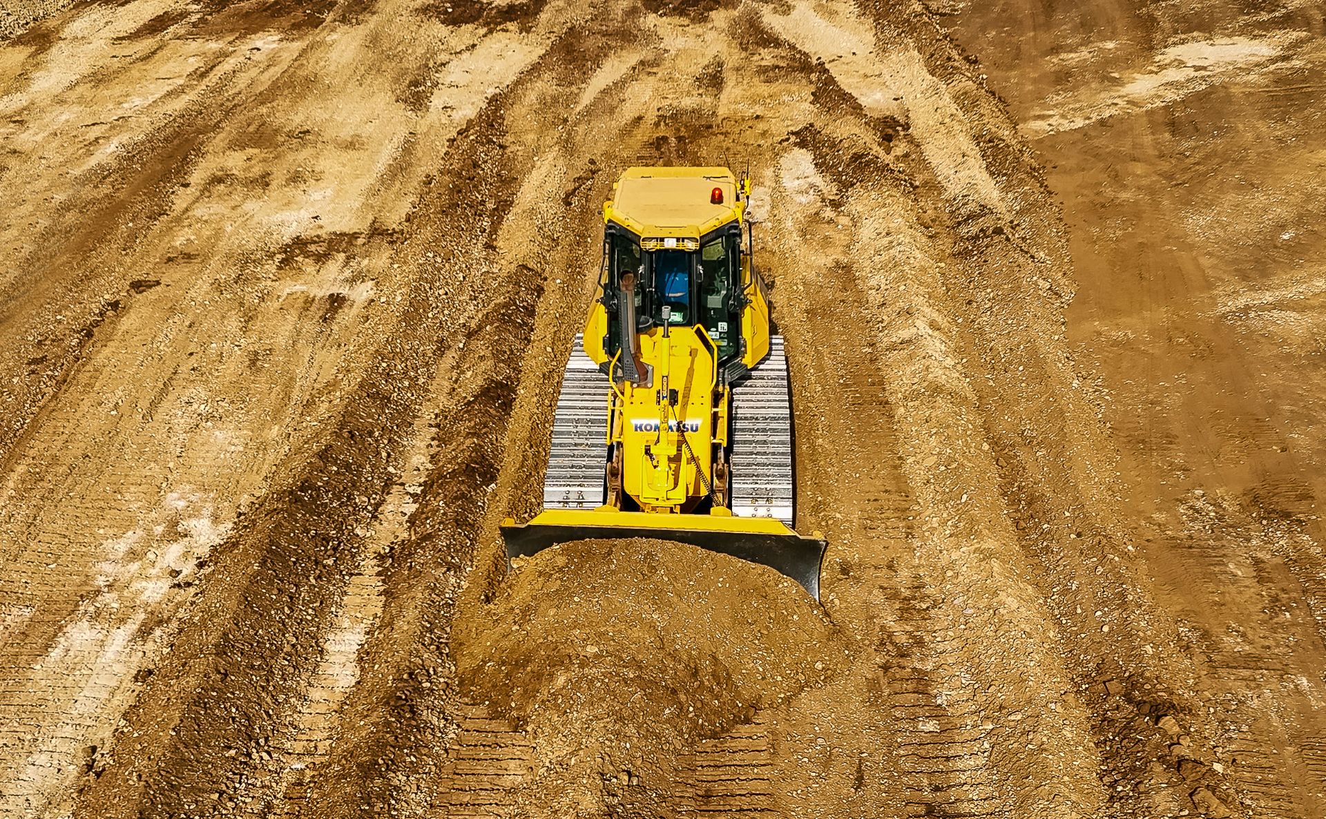 111Komatsu.jpg