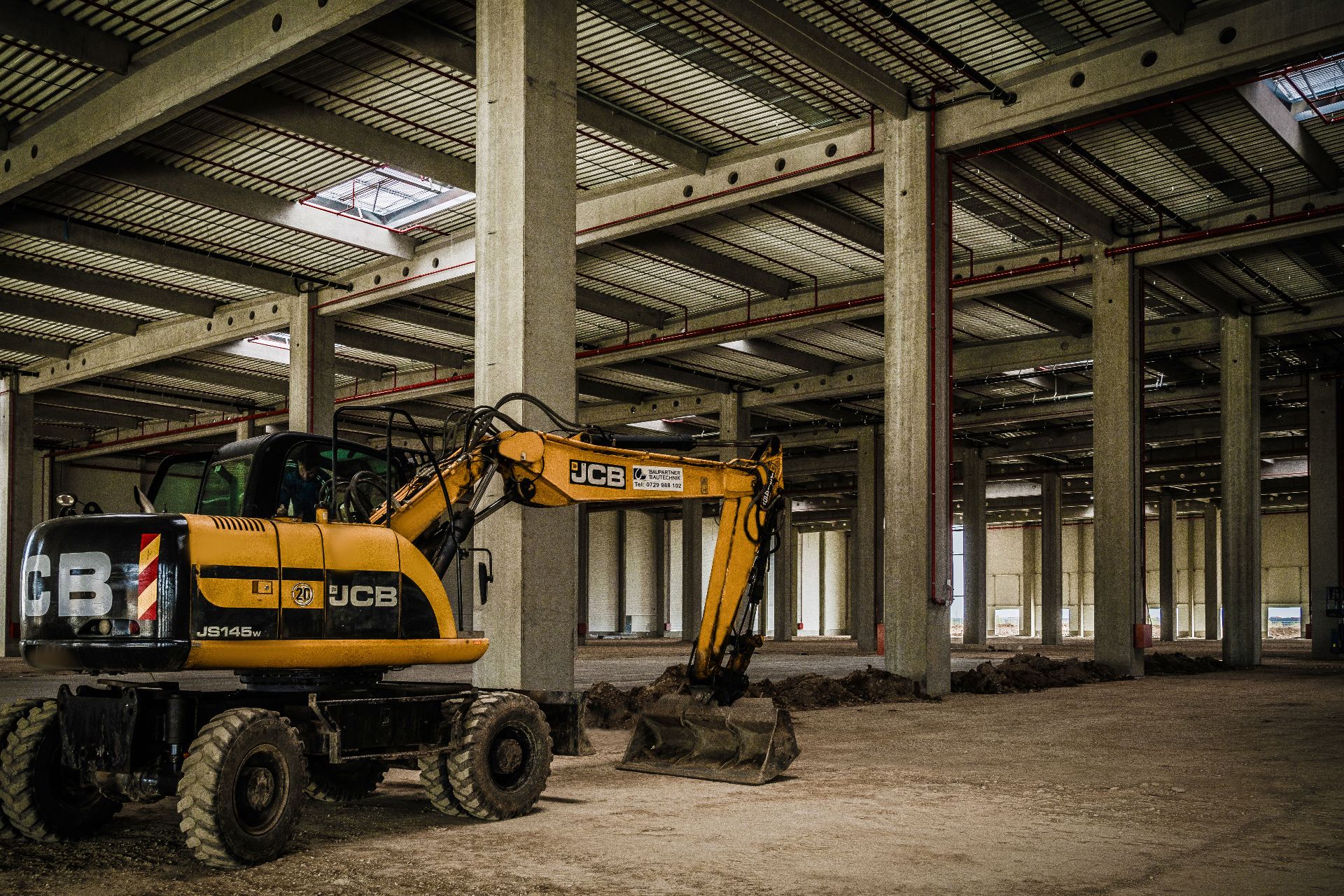 Excavator-pneuri-JCB-145W_editat.jpg