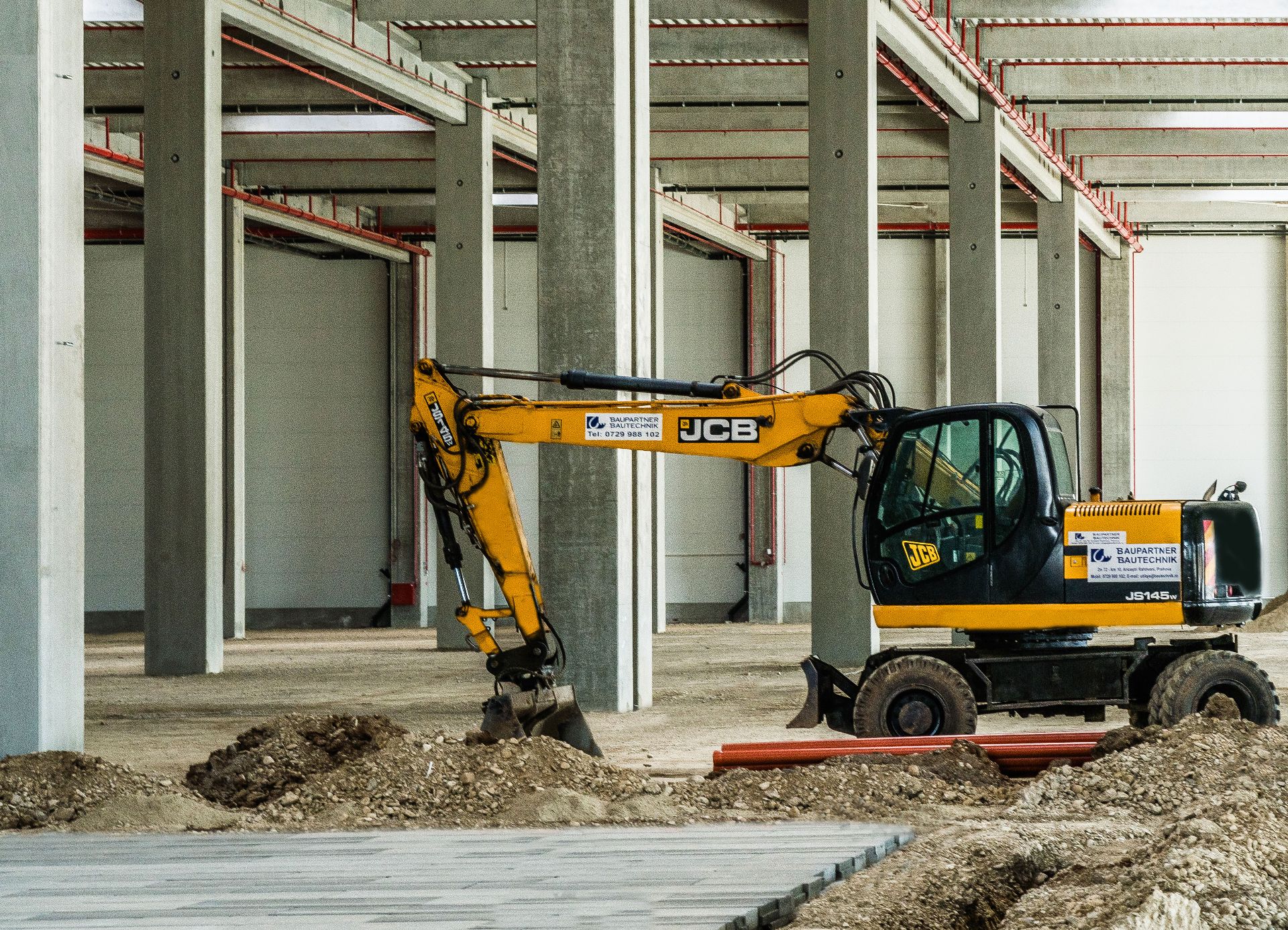 Excavator-pneuri-JCB-175W_2.jpg